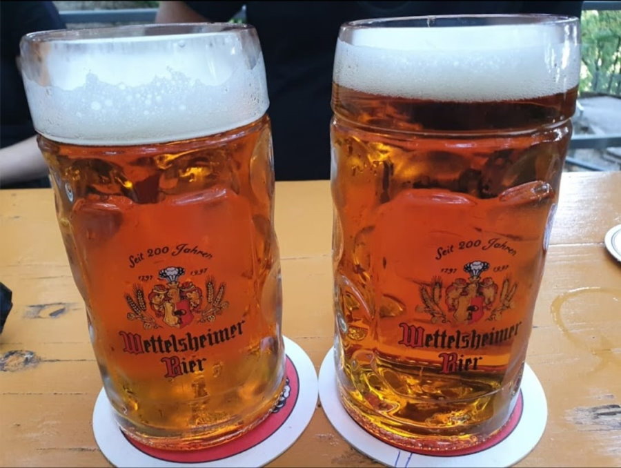Biergarten Essen verschiedene Speisen